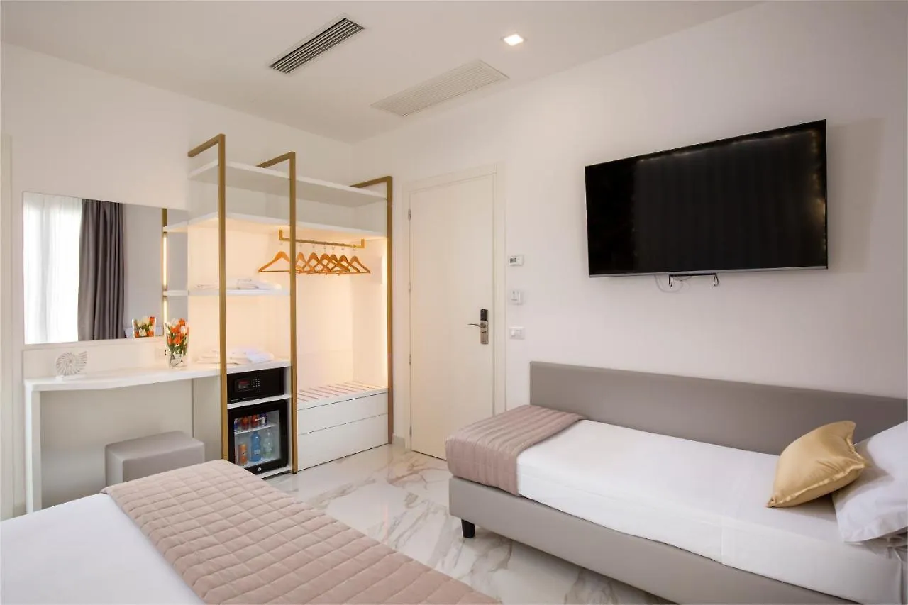 Hotel Cenisio Rimini 3*,
